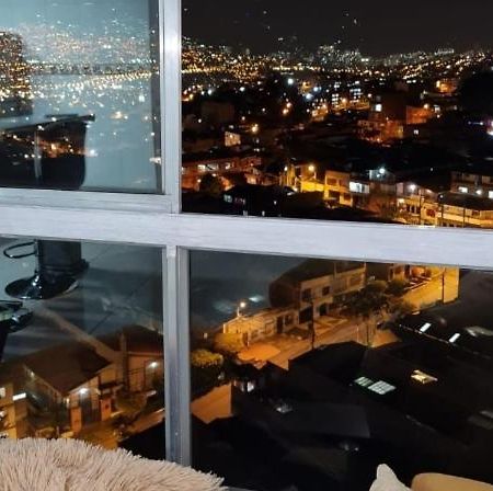 Apartamento Vistas Lindas Cerca Centro Medellín Exteriör bild