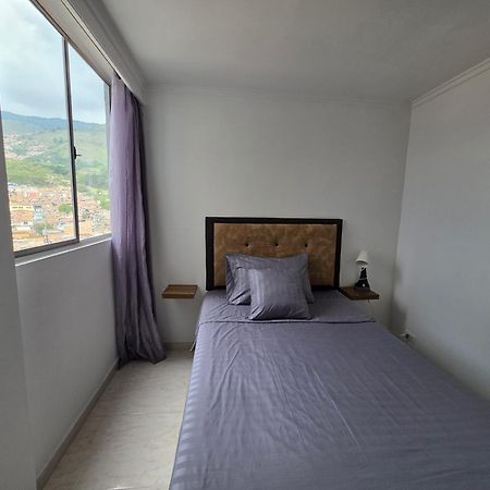 Apartamento Vistas Lindas Cerca Centro Medellín Exteriör bild