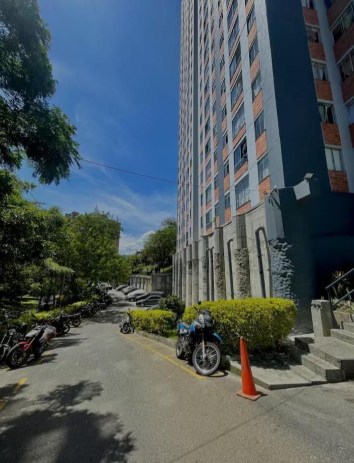 Apartamento Vistas Lindas Cerca Centro Medellín Exteriör bild