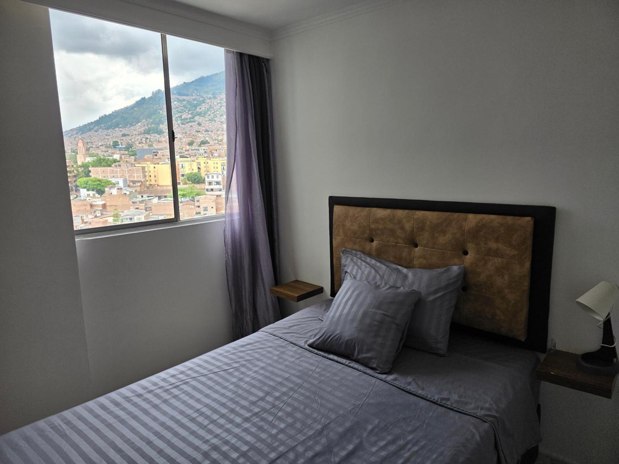 Apartamento Vistas Lindas Cerca Centro Medellín Exteriör bild