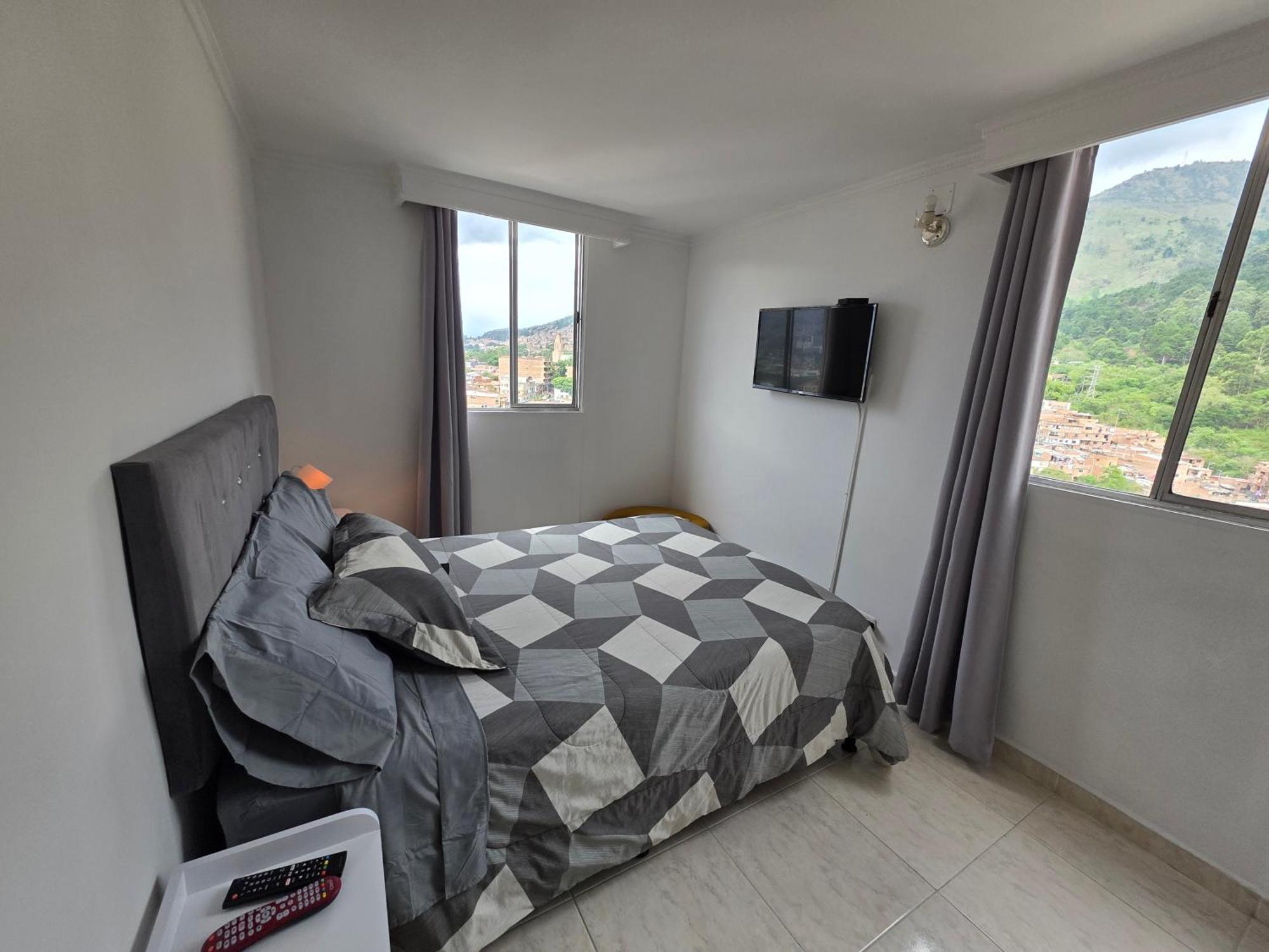 Apartamento Vistas Lindas Cerca Centro Medellín Exteriör bild